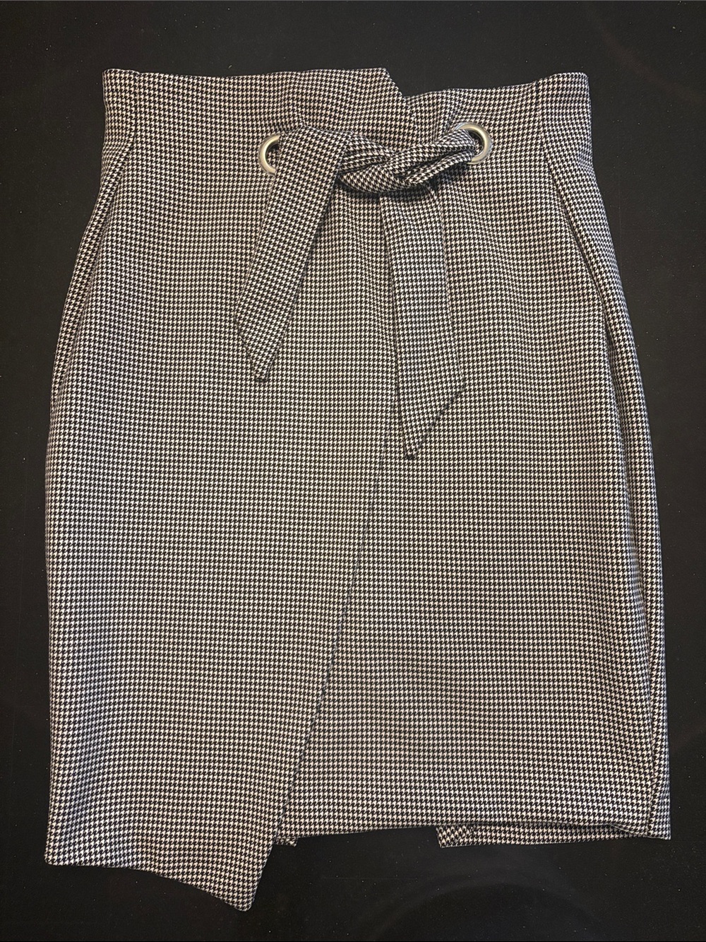 H&M Black and White Houndstooth Pencil Skirt with Tie Belt